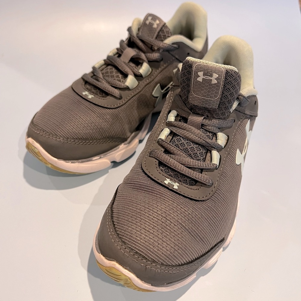 Under Armour Micro G Assert 7 Sneaker Shoes Gray & Mint Women's Size 5.5